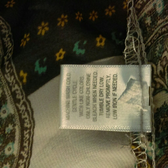 Xhilaration sheer top - Picture 3 of 4